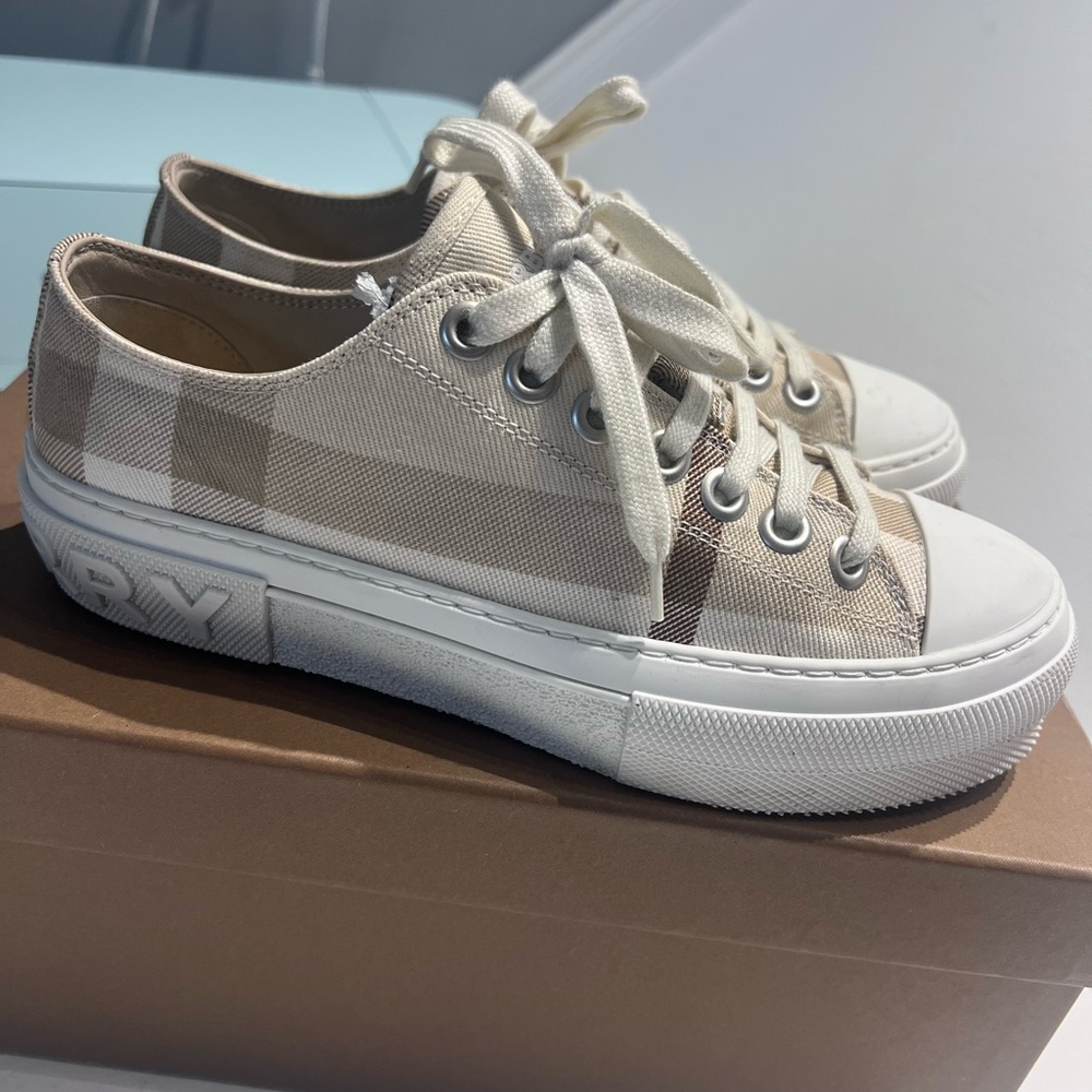 Burberry Brown Shoe Box